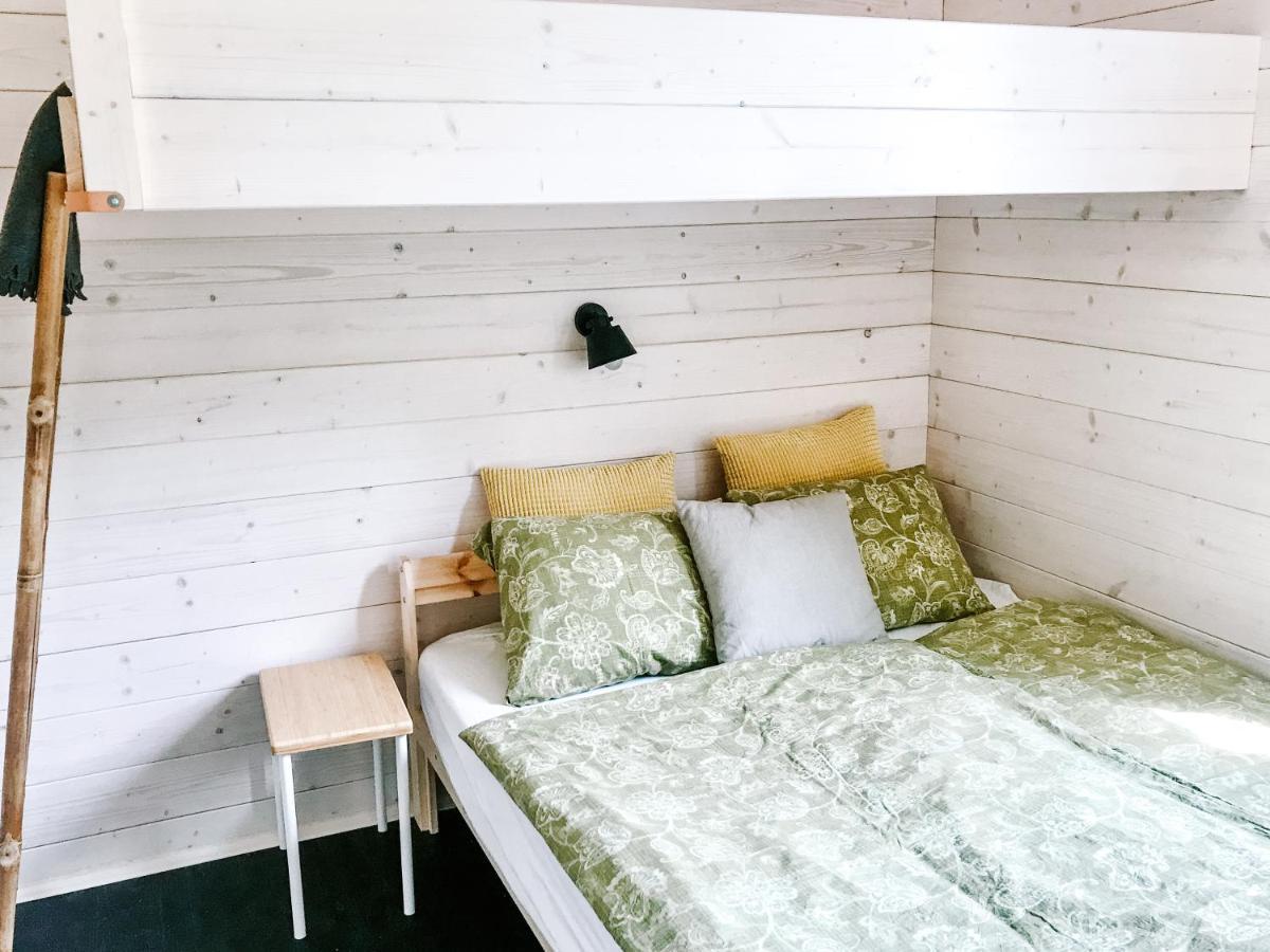 Wine & Space Lodge At Lake Balaton บาลาตอนแลลเล ภายนอก รูปภาพ