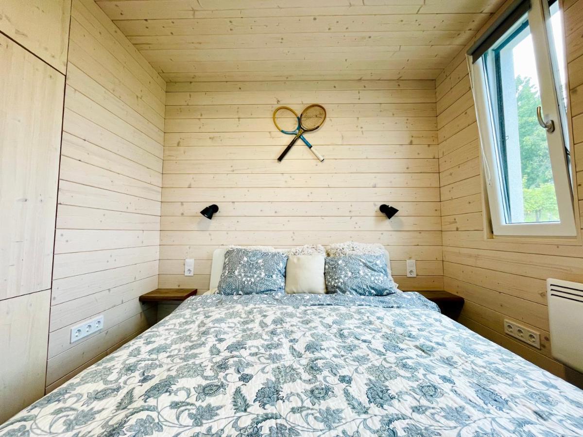 Wine & Space Lodge At Lake Balaton บาลาตอนแลลเล ภายนอก รูปภาพ
